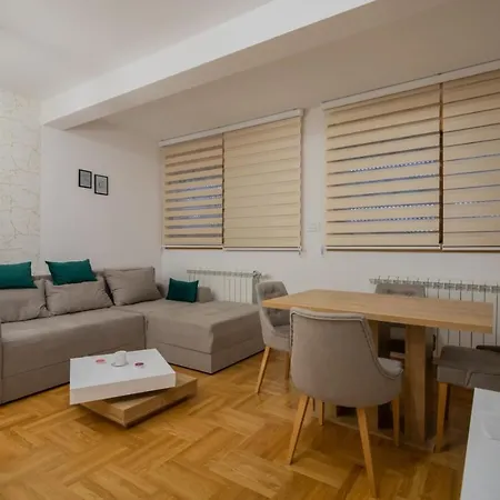 Vienna 1 Апартаменты *